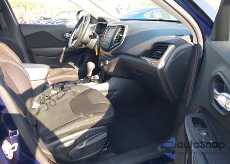 2015 Jeep Cherokee Latitude из США, поврежденный, VIN 1C4PJMCB3FW664217